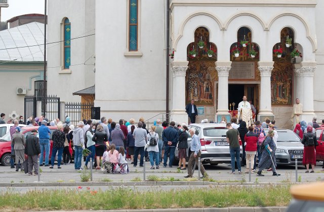 Cîțu și Arafat negociază cu reprezentanţii cultelor religioase cum se va sărbători Paștele