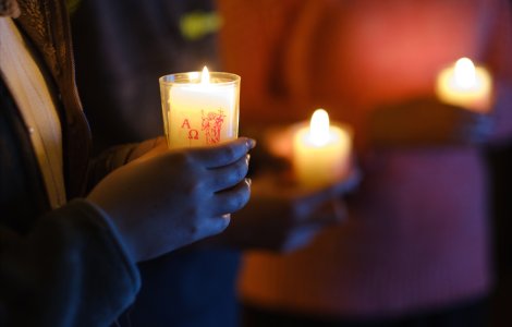 Românii vor putea merge la slujba de Înviere. Anunțul făcut de Cîțu