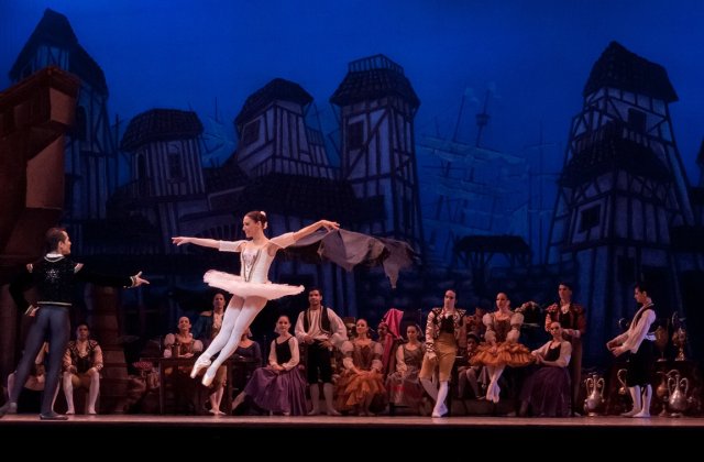 Opera Naţională Bucureşti transmite online spectacolul de balet „Lacul Lebedelor”