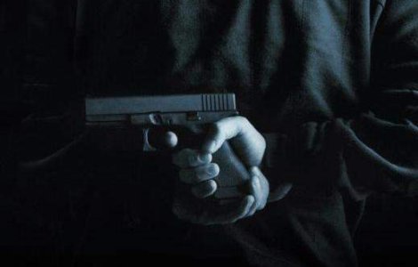 Jaf armat la Iasi. Un barbat a fugit cu 300 de lei