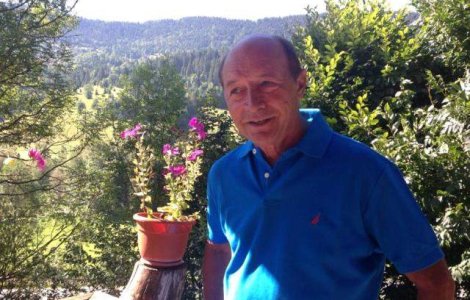 Traian Basescu, la Targul de Fete de pe Muntele Gaina