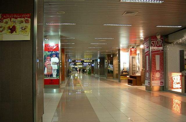 Peste doua milioane de pasageri pe aeroporturile romanesti