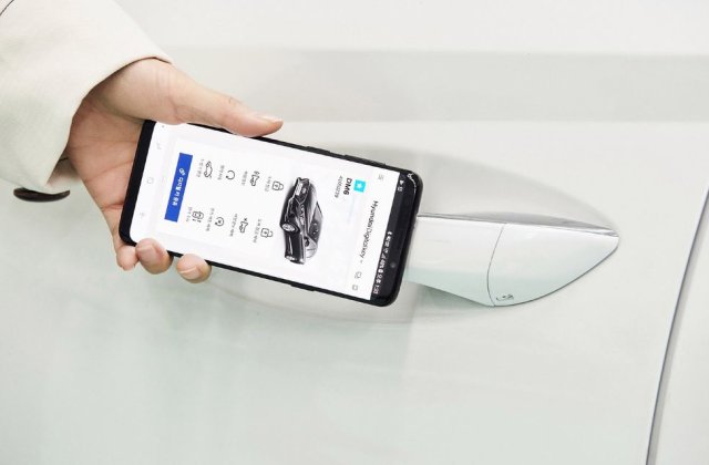 Google: cheile mașinii și permisul de conducere, înlocuite cu dispozitive Android