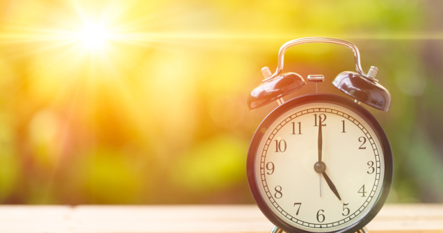 România trece duminică la ora de vară