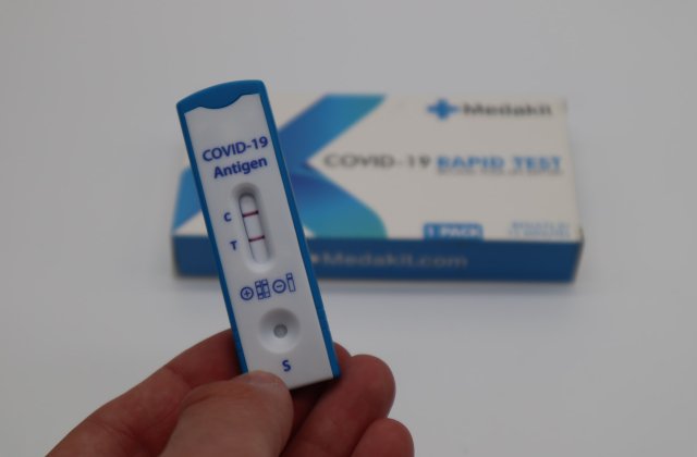 Bilanț COVID: 3.825 de cazuri noi din doar 14.355 de teste