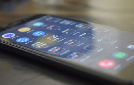 Xiaomi lansează telefonul cu cea mai bună cameră foto. Cât costă acesta