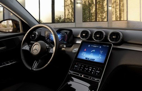 Imagini cu versiunea de bază a noului Mercedes-Benz Clasa C