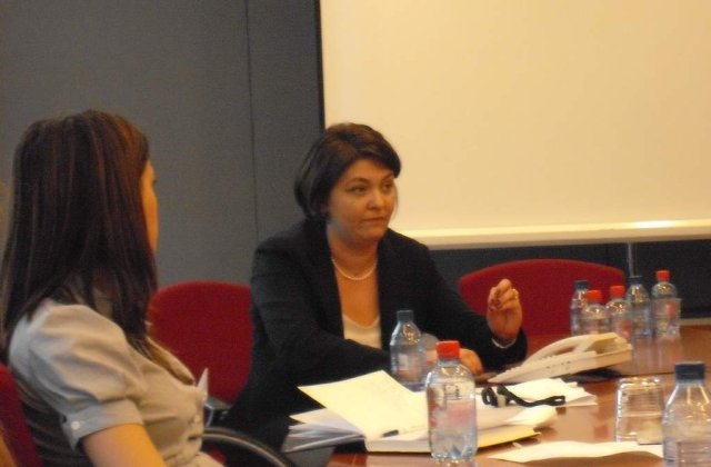 Scandal in PNL: Adina Valean face lobby in PE pentru "Rosia Montana Gold Corporation"?