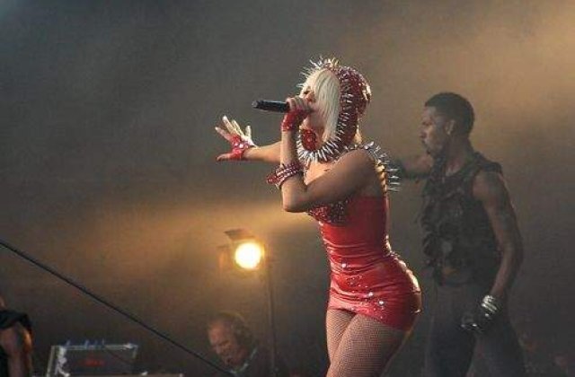 [VIDEO] Lady GaGa: "Nu sunt hermafrodita!"
