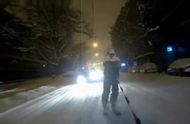 [VIDEO] Nou sport in Bucuresti: Schi in Piata Romana