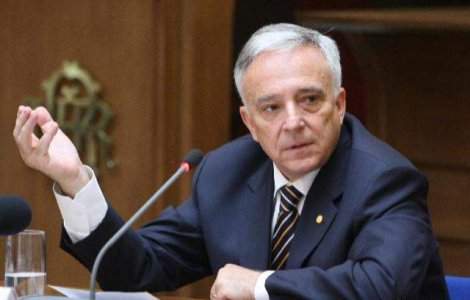 Mugur Isarescu, decorat cu "Steaua Romaniei"