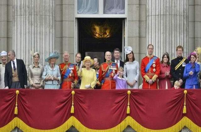 10 lucruri pe care bebelusul regal ar trebui sa le stie despre familia sa