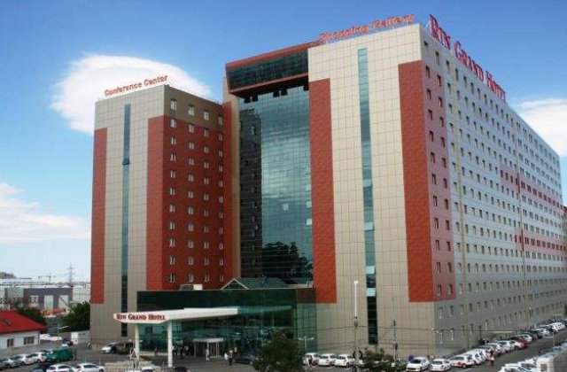 INCENDIU la Rin Grand Hotel din Capitala