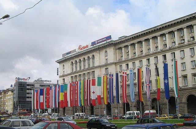Bulgarii se revolta: Peste 100 de persoane, blocate in cladirea Parlamentului