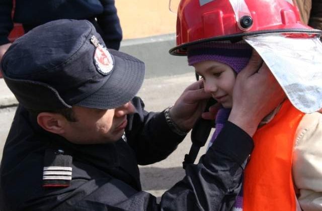 Seful ISU Bucuresti vrea ca elevii sa fie pregatiti pentru situatii de urgenta