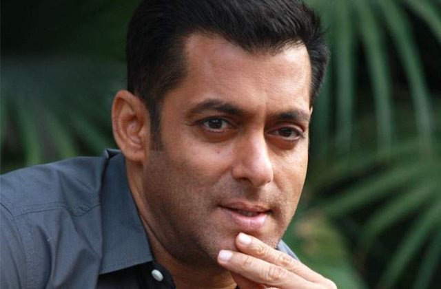 Iubitul Iuliei Vantur, Salman Khan, pus sub acuzare pentru ucidere din culpa