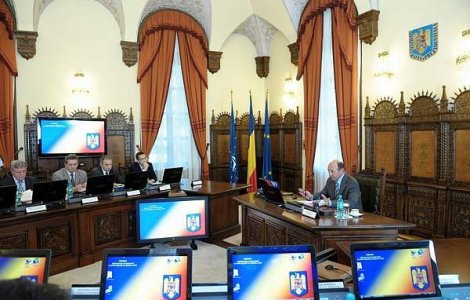 Presedintia: Ponta incearca sa fuga de responsabilitate