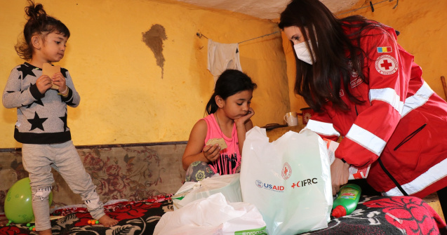 220.000 de români, beneficiari ai sprijinului din partea Crucii Roșii Române