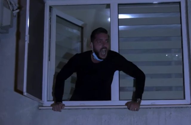 VIDEO Tânăr huiduit de protestatari, după ce le-a spus că tatăl său a murit de COVID. „E război, nu vă dați seama?!”