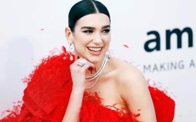 Brit Awards 2021: Dua Lipa,...