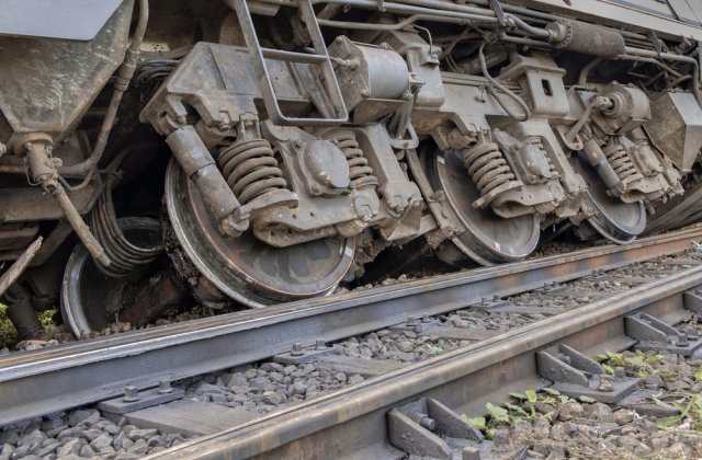 Un tren a deraiat în Taiwan. Cel puțin 36 de persoane au murit