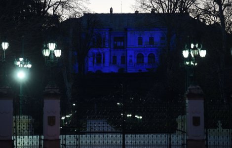 Palatul Cotroceni, iluminat în albastru de Ziua Internațională de Conștientizare a Autismului