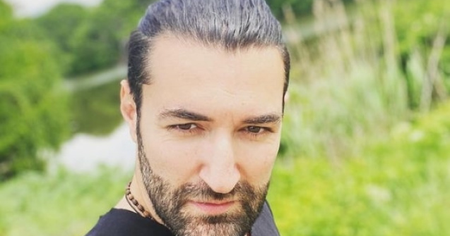 Schimbare radicală de look. Smiley s-a tuns exact ca Pavel Bartoș