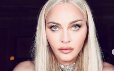 Madonna, poze aproape goală....