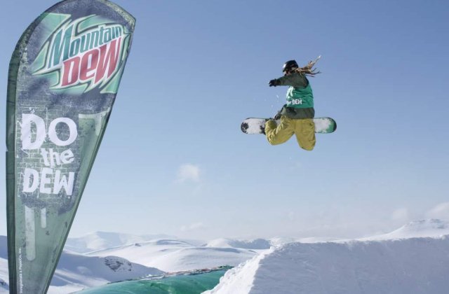 Turneu de snowboard, caut rideri