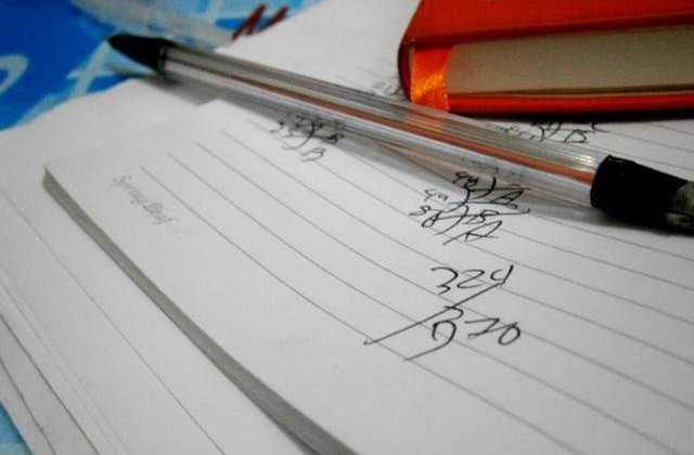 Zeci de candidati respinsi la Medicina contesta subiectele