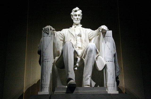 Memorialul Abraham Lincoln din Washington, vandalizat