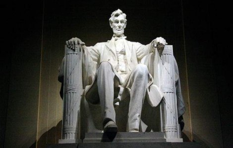 Memorialul Abraham Lincoln din Washington, vandalizat