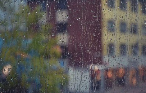 Inundatii si pene de electricitate in Franta, in urma furtunilor