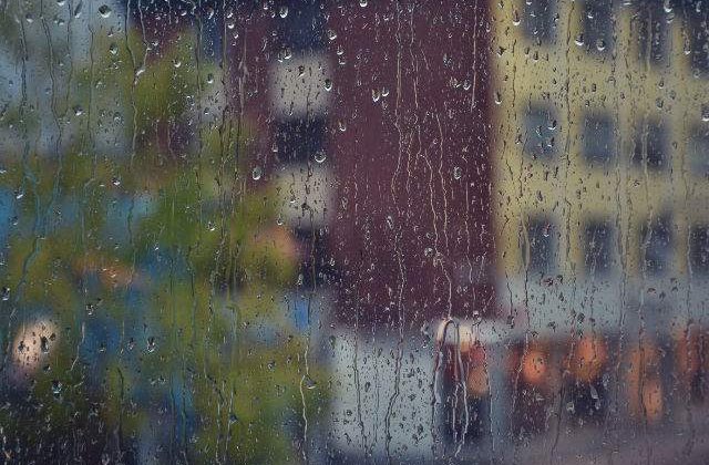 Inundatii si pene de electricitate in Franta, in urma furtunilor violente