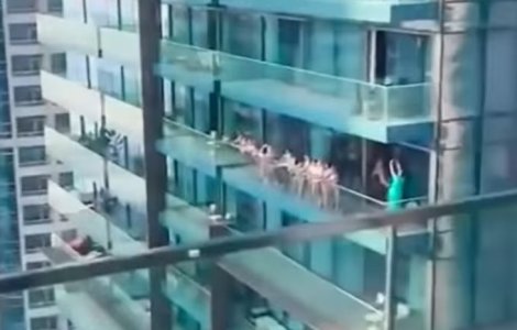 Poliţia din Dubai a arestat 15 femei care s-au pozat nud pe un balcon