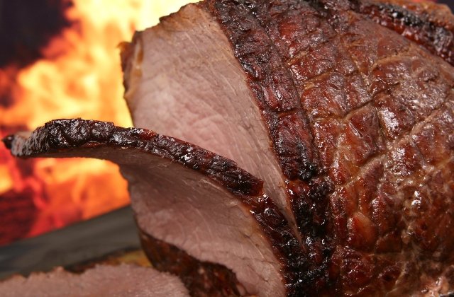 Ce se poate întâmpla în corpul tău dacă mănânci prea multă carne