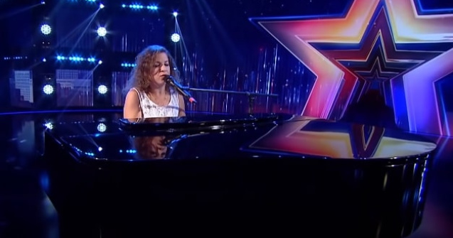 Golden Buzz pentru Elena Gatcin care a făcut „pielea de găină” juriului