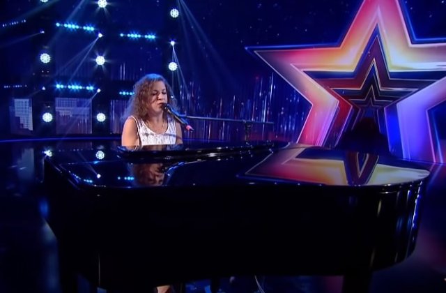 Moment de Golden Buzz. Elena Gatcin a făcut &bdquo;pielea de găină&rdquo; juriului de la Rom&acirc;nii au Talent