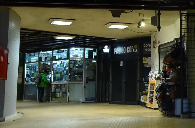 VIDEO A &icirc;nceput evacuarea și demolarea spațiilor comerciale de la metrou