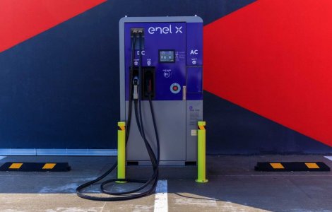 Enel X România instalează 25 de stații de încărcare pentru mașini electrice