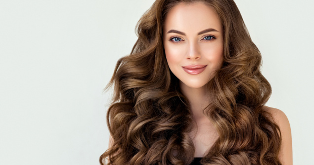  Top  4 metode pentru a obține un păr ondulat FĂRĂ ajutorul aparatelor de styling