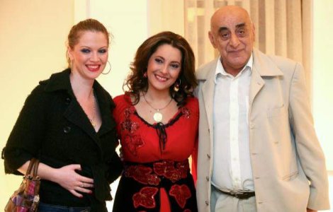 Oana Lis: "Caut mama purtatoare"