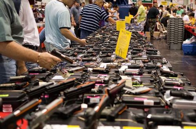 Libia va cumpara arme in valoare de 1,3 miliarde de euro de la Rusia