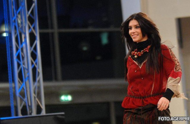 Bebelusa Delia este insarcinata