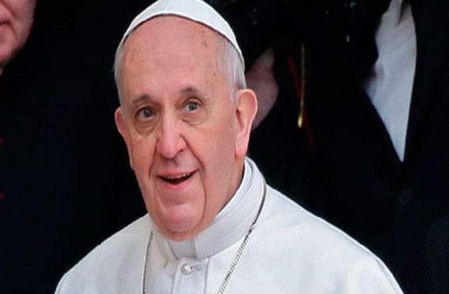 Papa Francisc: Cine sunt eu sa judec homosexualii?