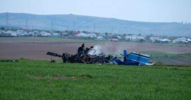 Elicopterul prabusit in lacul Taureni a fost scos din apa
