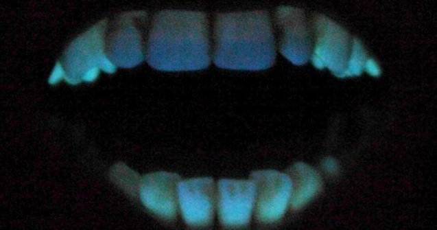 Cercetatorii au descoperit cum pot creste dinti din urina