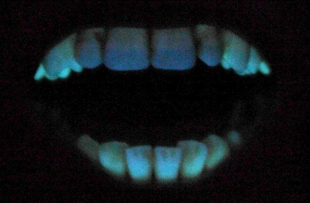 Cercetatorii au descoperit cum pot creste dinti din urina