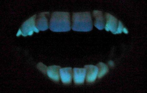 Cercetatorii au descoperit cum pot creste dinti din urina