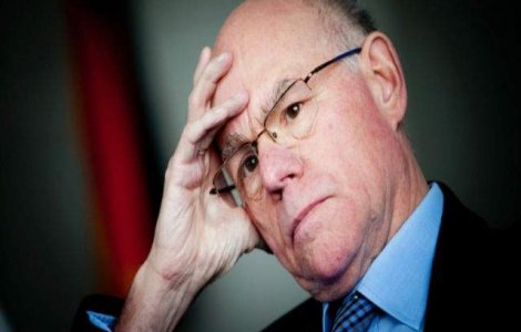 Presedintele Bundestagului, acuzat de plagierea tezei de doctorat